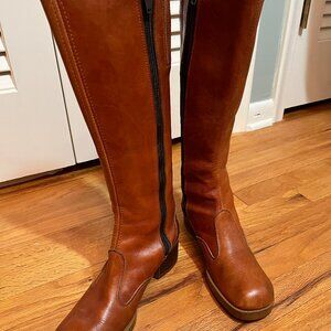 Vintage women's made in USA tan leather knee high boots size 7.5M